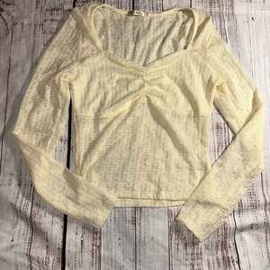 Heart & Hips Cream Long Sleeve Textured Sweetheart Neck Top-M